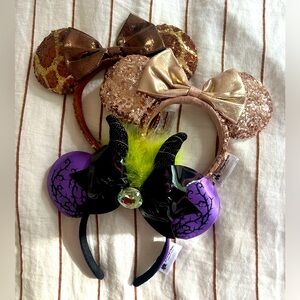 LOT of Minnie Ears (DisneyParks)